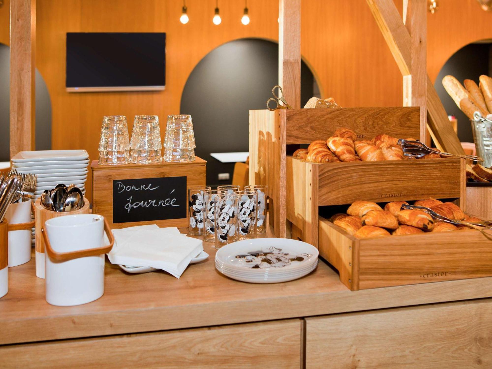 Ibis Styles Chalons En Champagne Centre Hotel Exterior photo